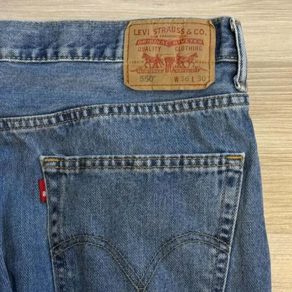 Levi's 550 Relaxed Fit Jeans Men's 36x30 Medium Wash Denim
